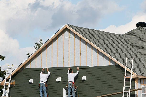Professional Vinyl Siding technician working in Gulf, NC